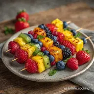 Brochetas De Frutas Arco&iacute;ris: Frescas y Coloridas