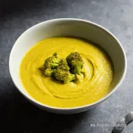 Crema de Br&oacute;coli al Curry Receta Cremosa y Reconfortante