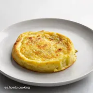 Tortilla de Patata con Cebolla La Receta Cl&aacute;sica y Jugosa